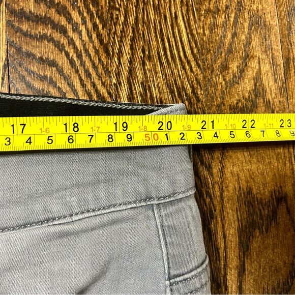 Torrid Feel the Fit Bombshell Skinny 20R Super Soft Grey Distressed High Rise - Picture 6 of 12